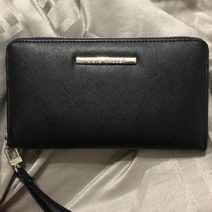 Steve Madden Wristlet